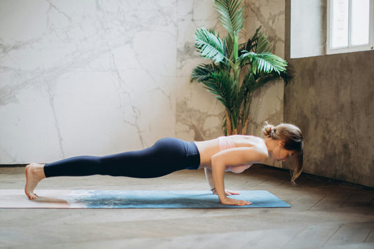 posture de la planche yoga phalakasana