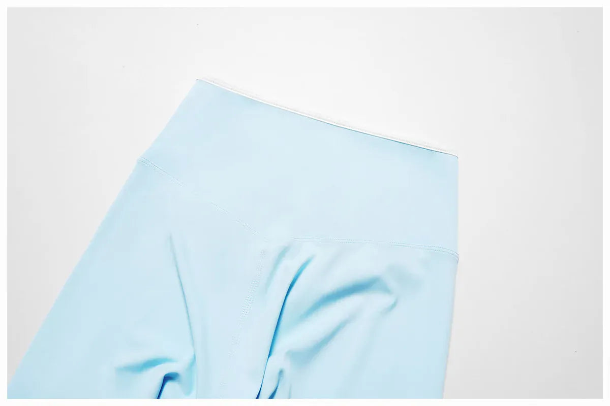 Ensemble Yoga Femme | Zen Look Shorty : shorty taille haute croisée.