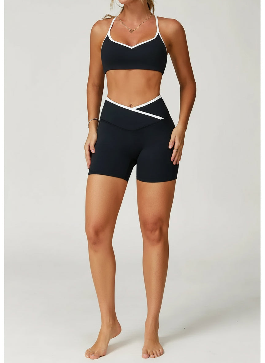 Ensemble Yoga Femme | Zen Look Shorty : shorty taille haute croisée.