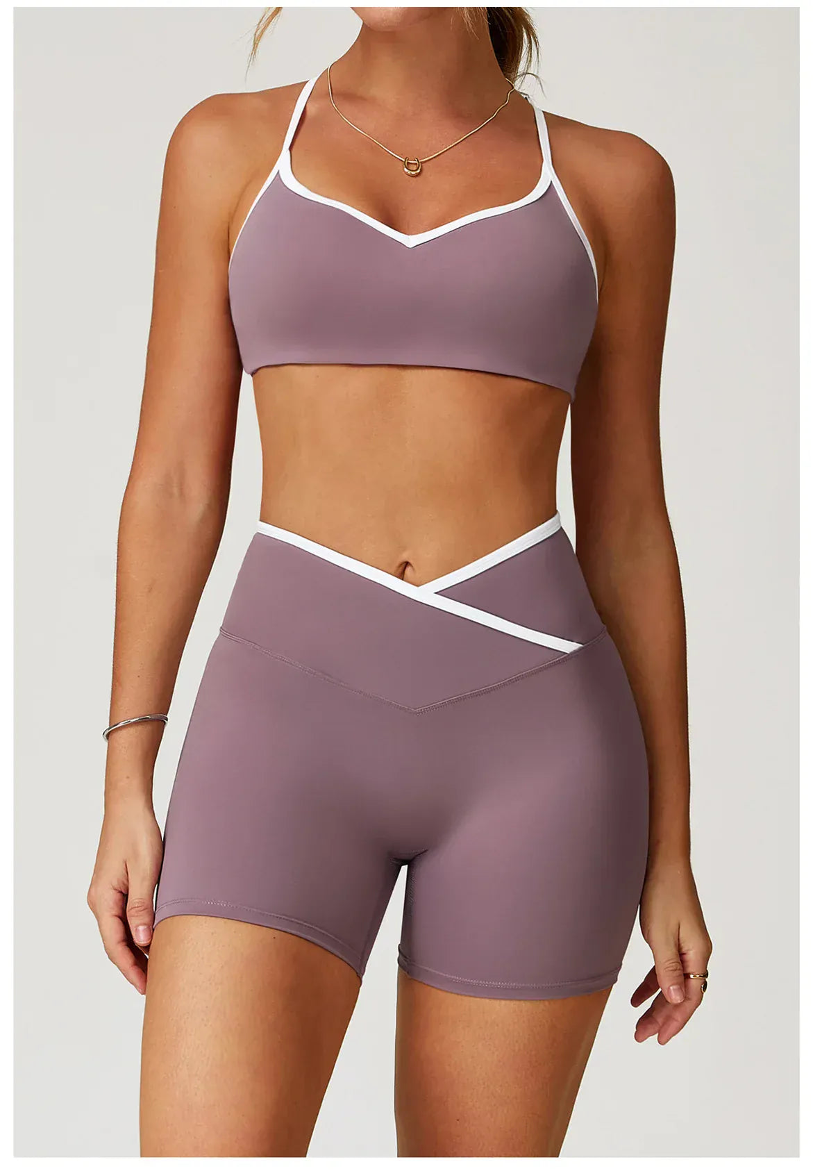 Ensemble Yoga Femme | Zen Look Shorty : shorty taille haute croisée.